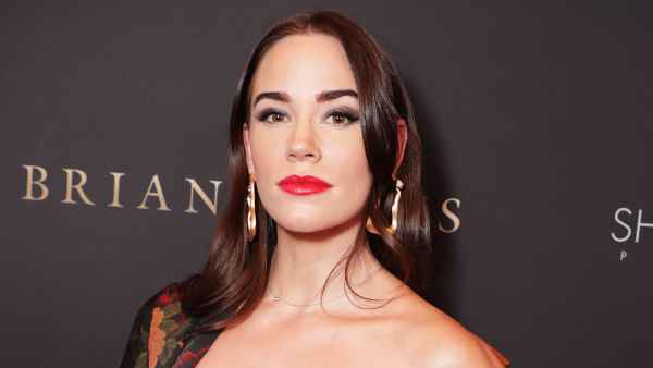 Revenge's Christa B. Allen Accuses Costars of Bullying After Reunion Snub 2