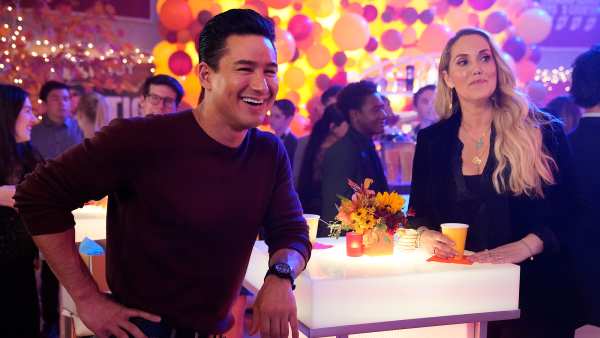 Saved by the Bell Renewed for Second Season Mario Lopez Elizabeth Berkley
