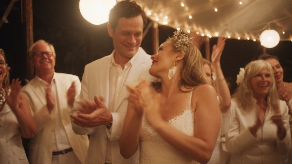 Tom Everett Scott Gushes Over Sister of the Groom Costar Alicia Silverstone