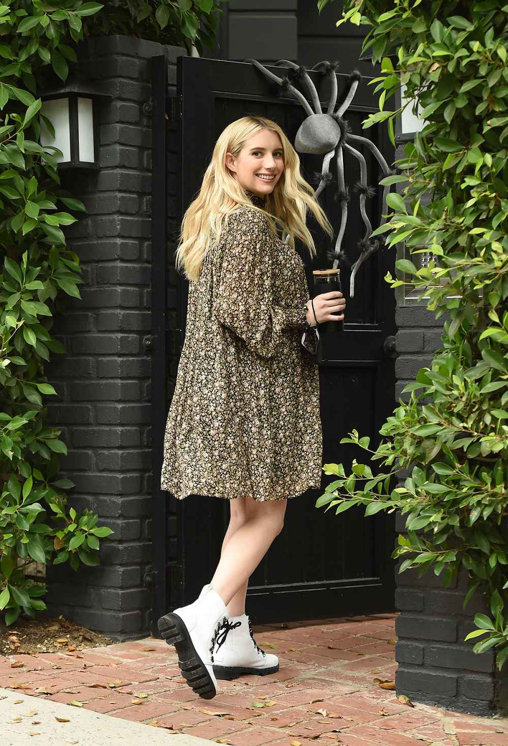 emma-roberts-shiny-hair