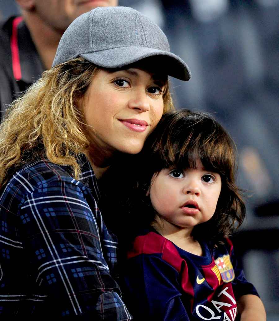 7 Twinning Shakira’s Family Album