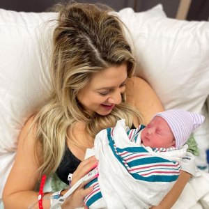 Bachelor’s Lesley Anne Murphy Is ‘Not Able to Breast-Feed’ Newborn Daughter After Double Mastectomy