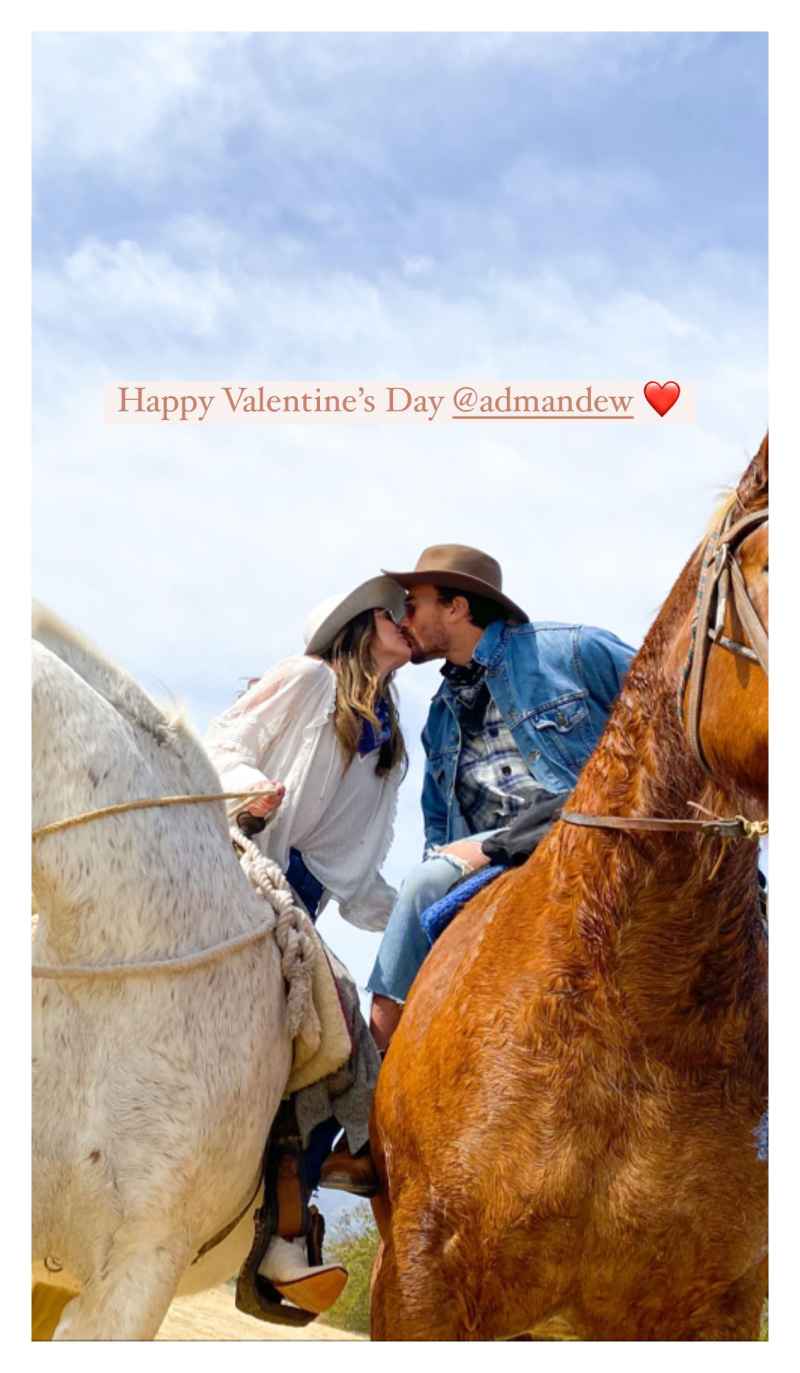 Hannah Brown and Adam Woolard Kissing on Horse Kissing on Horse