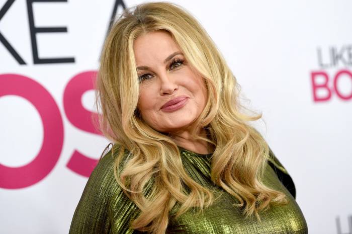 Jennifer Coolidge Says She Once Pretended to Have an Identical Twin So She Could Date 2 Men at Once