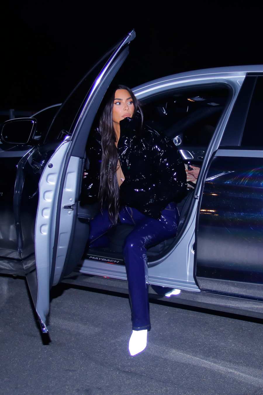 Kim Kardashian Steps Out Without Her Wedding Ring Amid Kanye West Divorce