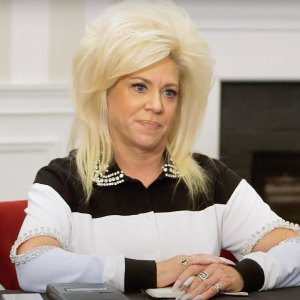 Long Island Medium Returns With Emotional Connection