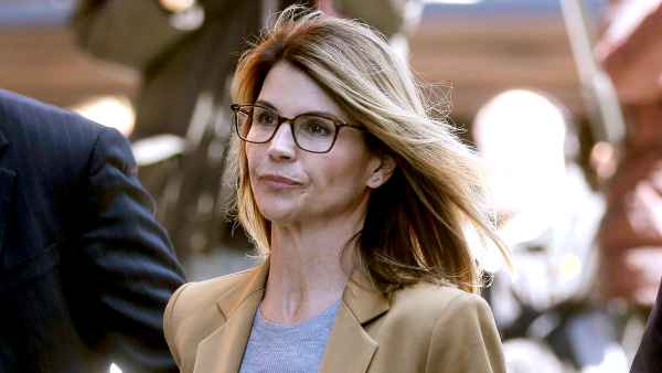 Lori Loughlin Set to Complete Her 100 Hours of Community Service This Week