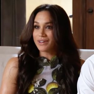 Meghan Markle Stuns in Oscar de la Renta Dress After Announcing Pregnancy: Pics
