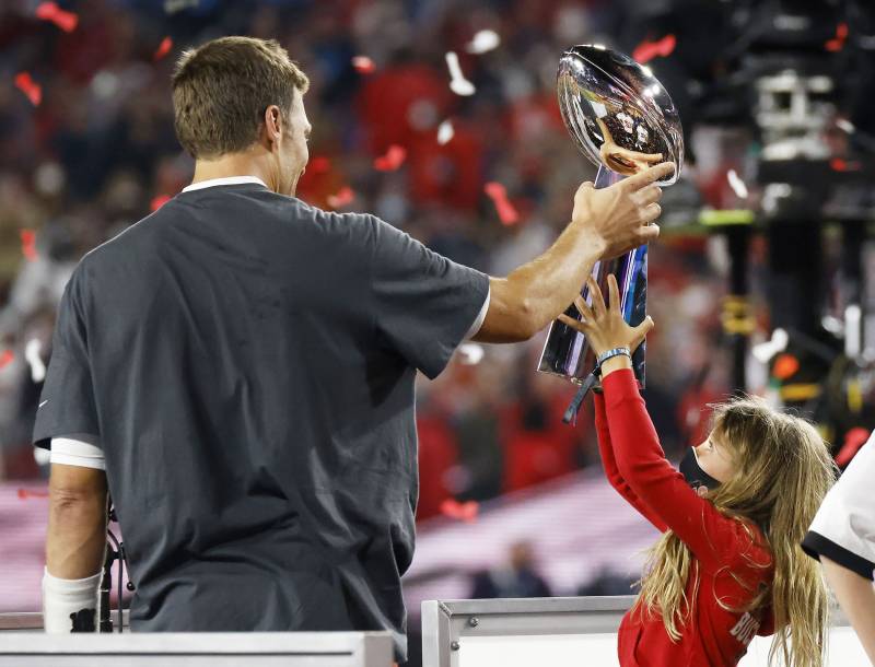 Tom Brady Adorably Celebrates Super Bowl LV Win With 3 Kids: Pics