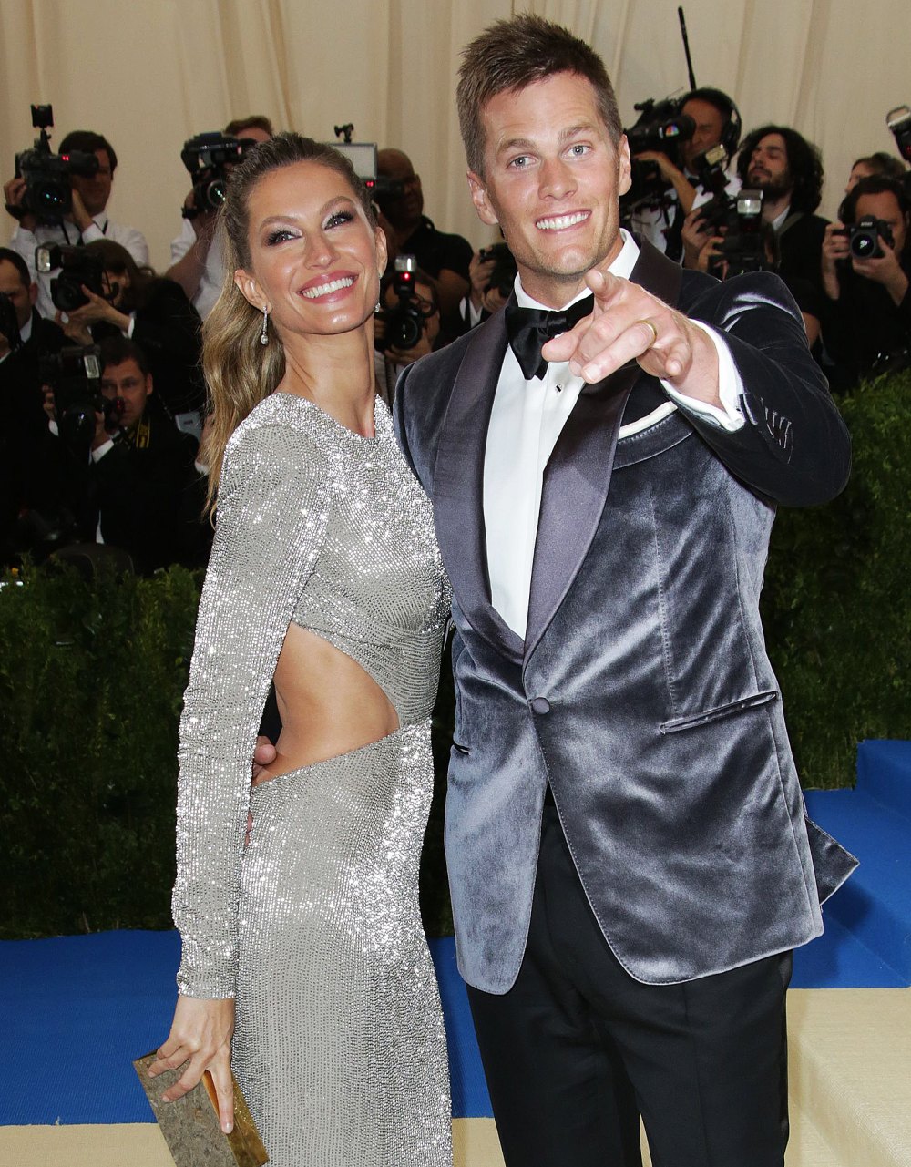 Tom Brady Has the Best Reaction to Mean Tweet About Sex With Gisele Bundchen Ahead of Super Bowl 2021 1