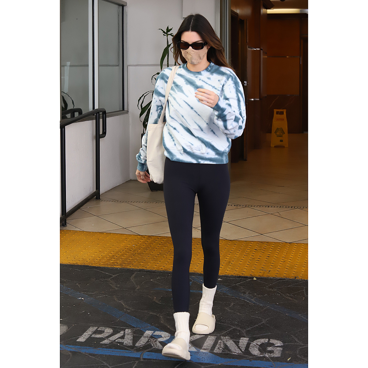 kendall jenner  Kendall style, Yeezy slides outfit, Kendall jenner outfits