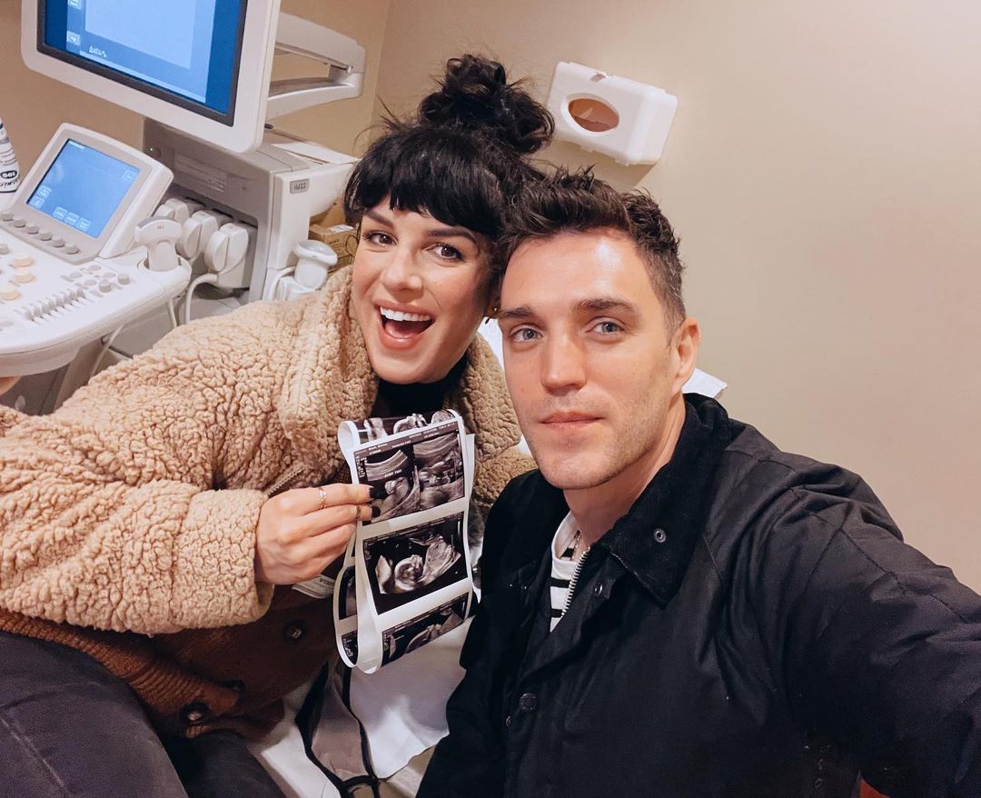 90210’s Shenae Grimes and More Pregnant Stars Share Ultrasound Pics