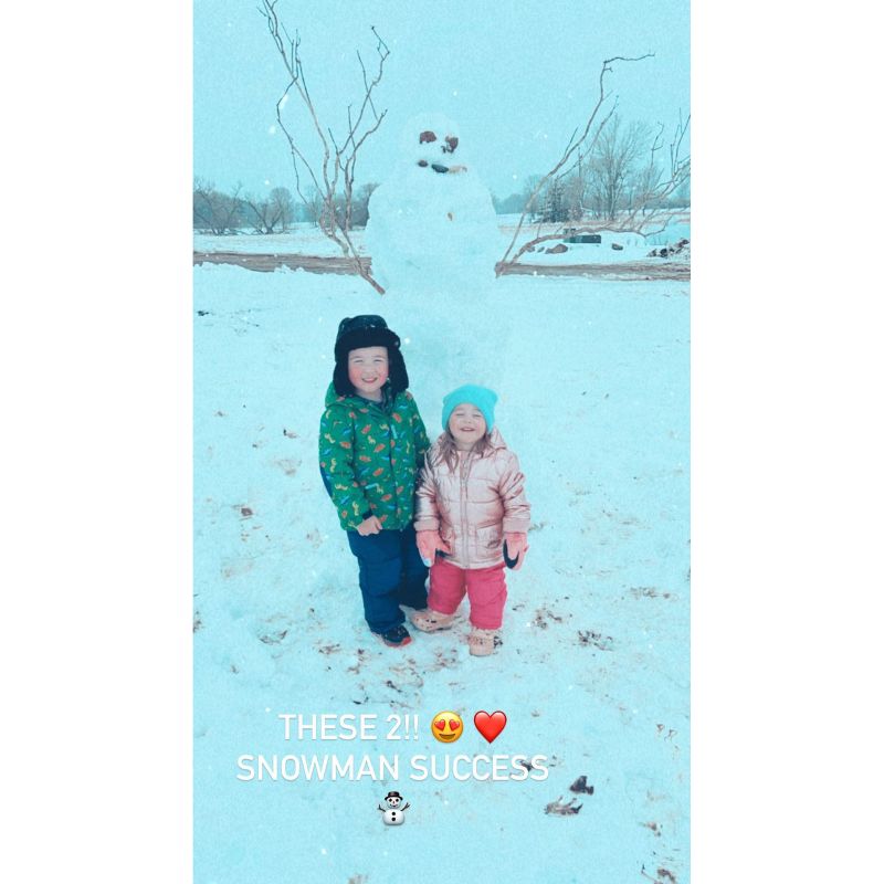 Chelsea Houska’s Kids and More Families Playing in Snow