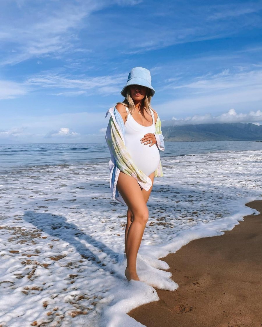Inside Pregnant Lauren Burnham and Arie Luyendyk Jr.'s Hawaii Babymoon Ahead of Twins' Births: Photos Bucket Hat