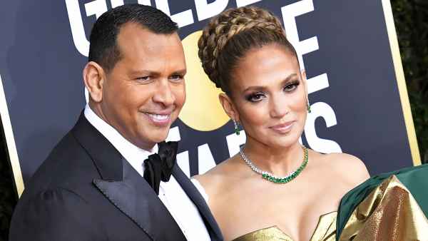Jennifer Lopez and Alex Rodriguez Show PDA After Denying Split Rumors