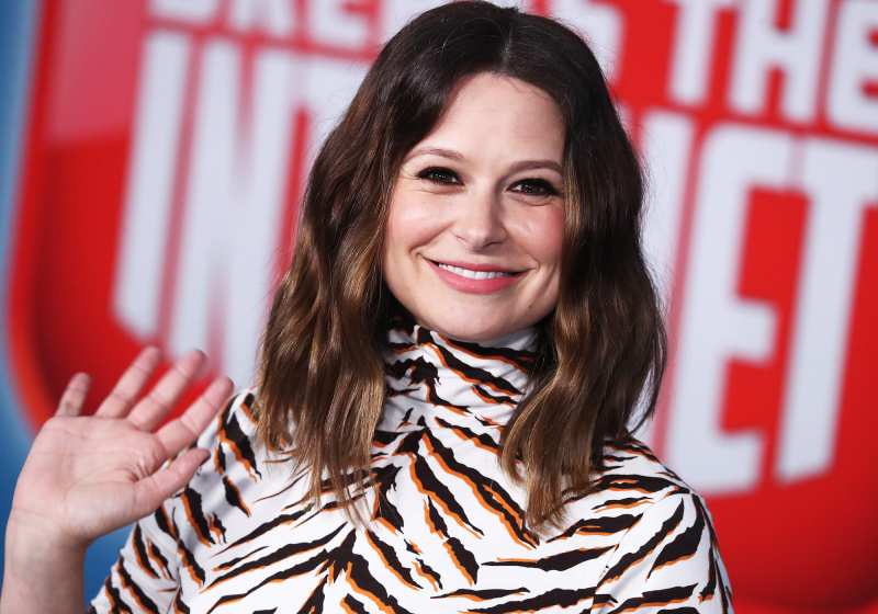 Katie Lowes and More Celeb Moms Pumping Breast Milk 1