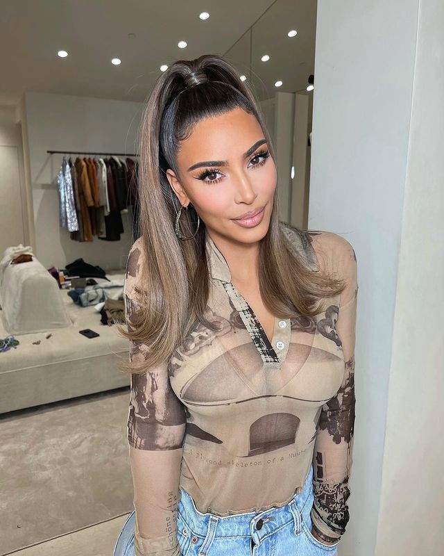 Kim Kardashian Falls Asleep at Salon While Getting Her Hair Done