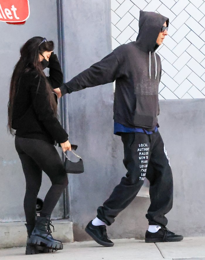 Kourtney-Kardashian-and-Travis-Barker-Cuddle-After-Date-5.jpg