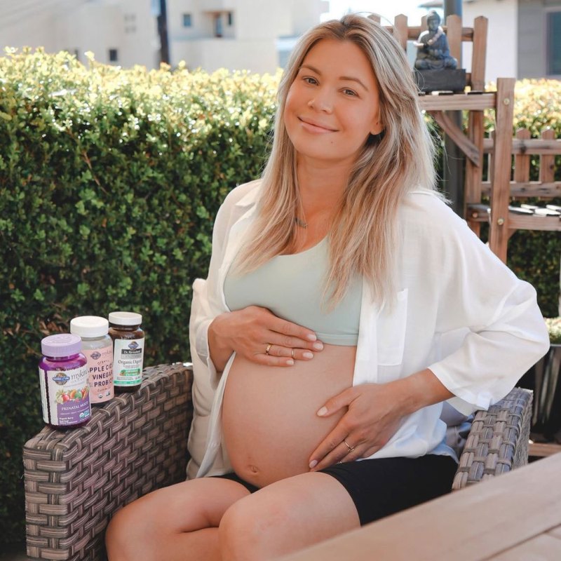 Krystal Nielson Pregnant Eight Months Bare Bump
