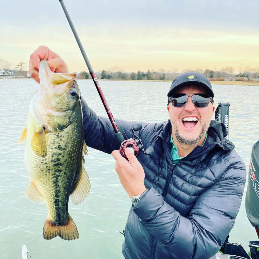 Luke Bryan Injures His Finger With Fishing Hook