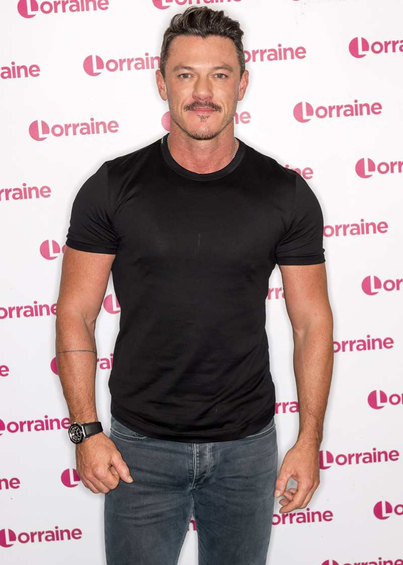 Luke Evans Shows Off Chiseled Abs After 8 Months of Gym ‘Work’: See the Before and After