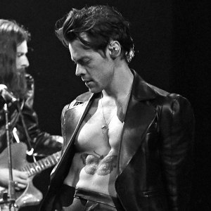 Pics Harry Styles Grammys 2021 That You Need See Again