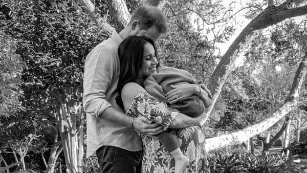 Pregnant Meghan Markle Holds Son Archie in New Baby Bump Pic