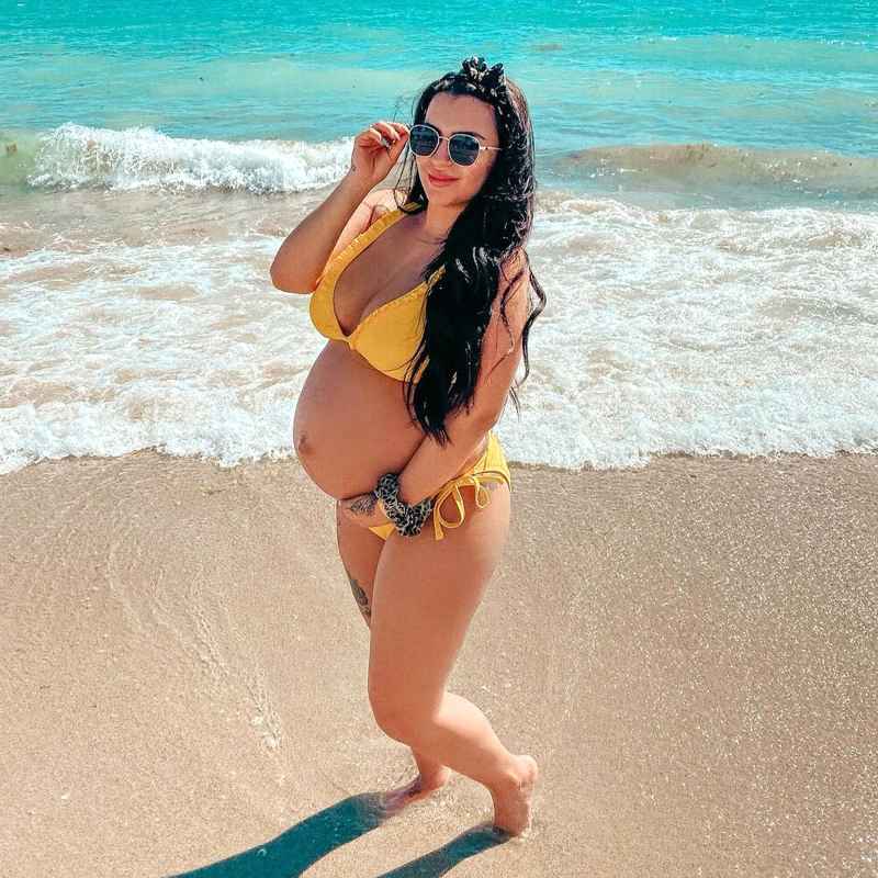 Pregnant Stars Rocking Bathing Suits 2021 Nilsa Prowant