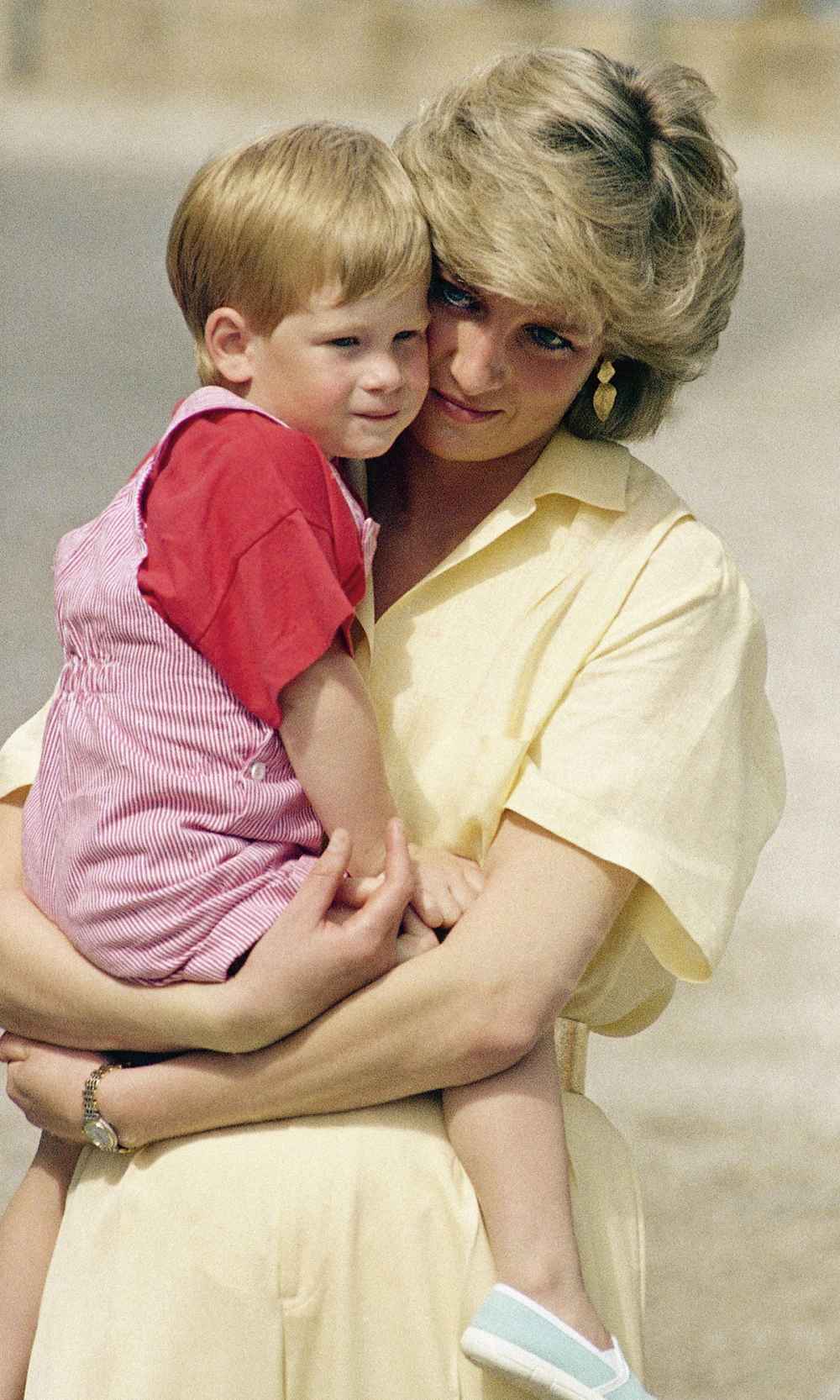 Prince Harry Says Princess Diana's Death Left 'a Huge Hole' in Him in Emotional Book Forward