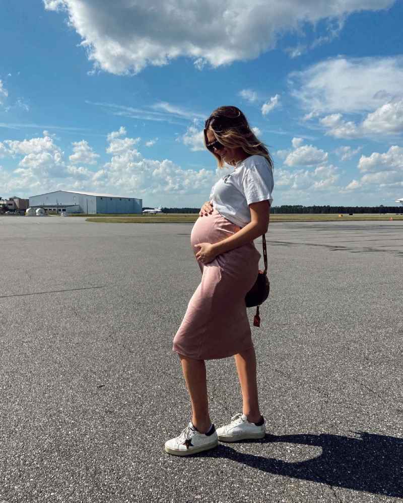 See Pregnant Sadie Robertson Baby Bump Pics Ahead of 1st Child Baby on Board