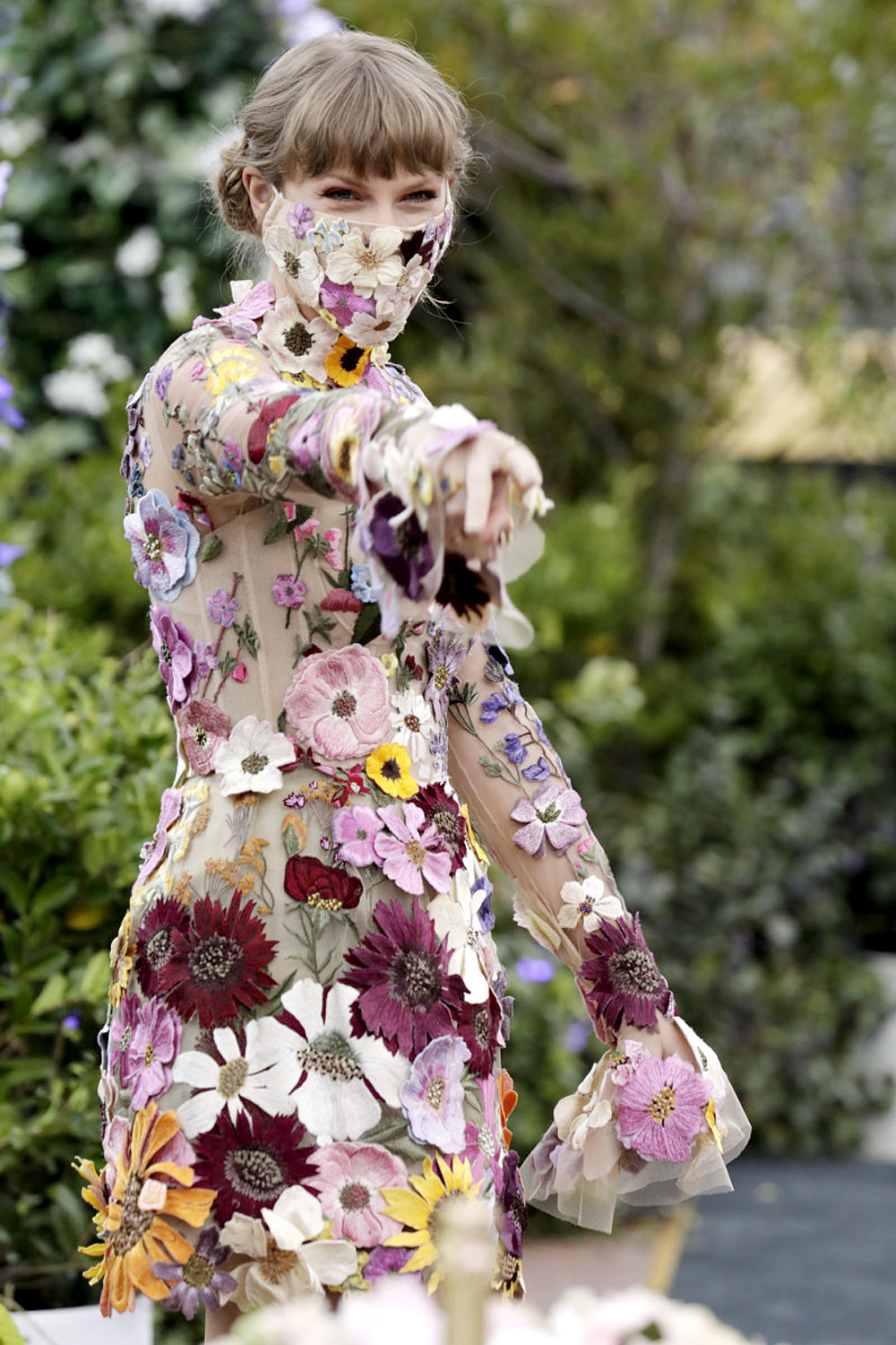 Taylor Swift Matches Face Mask Oscar de la Renta Dress