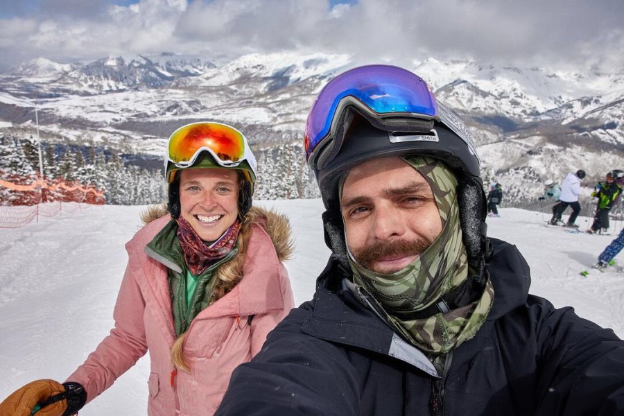 Thomas Rhett Lauren Akins Ski Getaway Ahead His 31st Birthday
