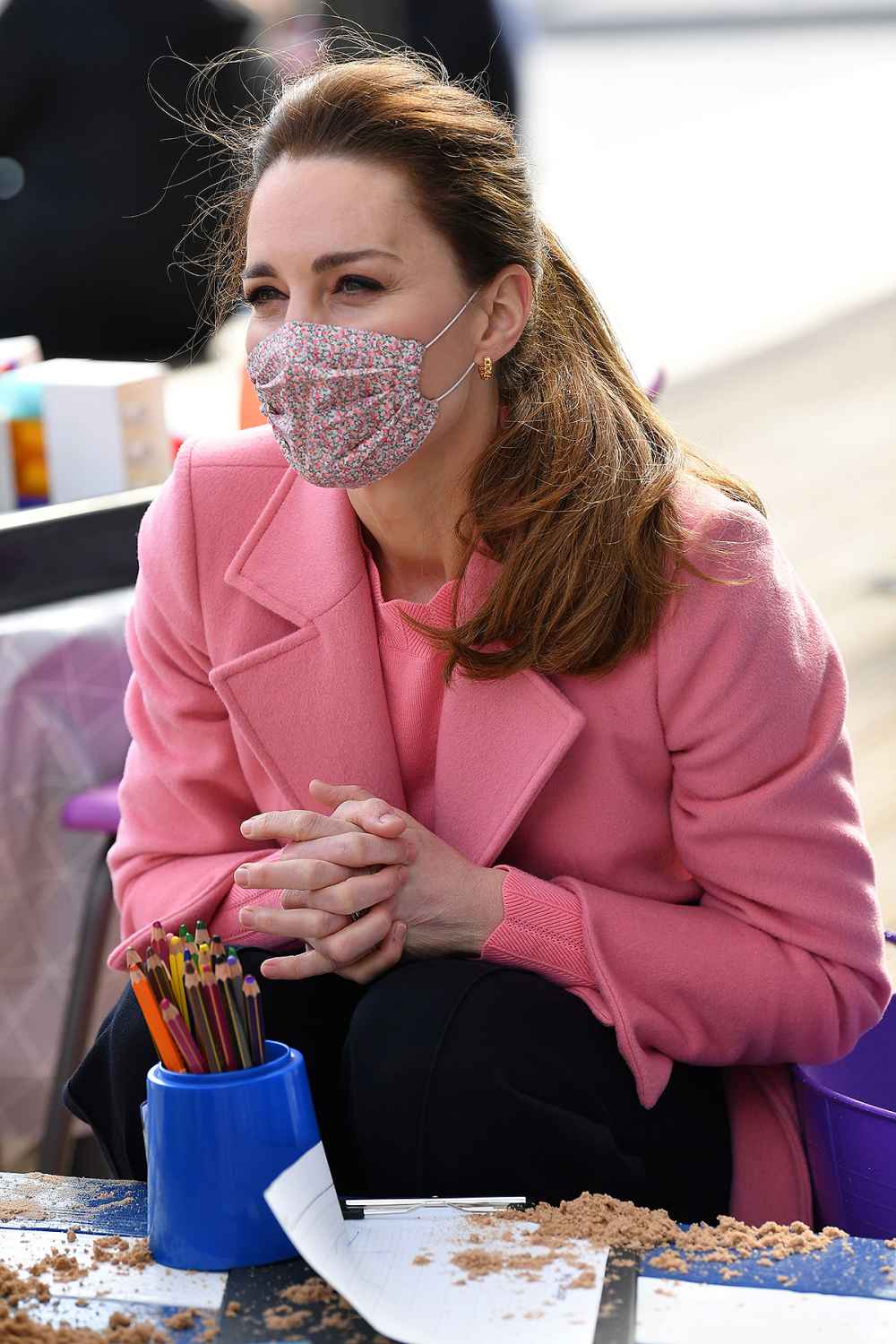 duchess-kate-middleton-pink-mask