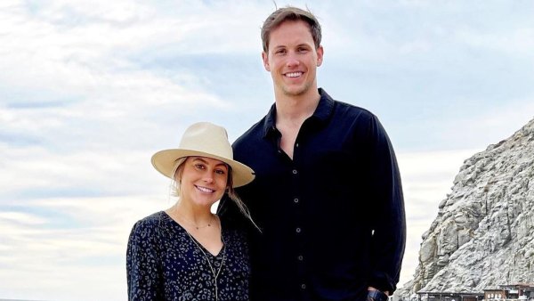 pregnant-shawn-johnson-andrew-easts-beach-babymoon-pics