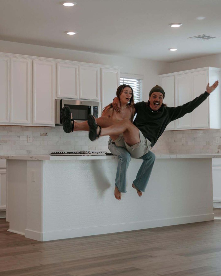 Bachelors Caelynn Miller-Keyes Dean Unglert Become Homeowners Vegas 