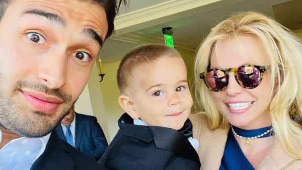 Britney Spears Cozies Up to Boyfriend Sam Asghari at Wedding Amid Conservatorship Battle
