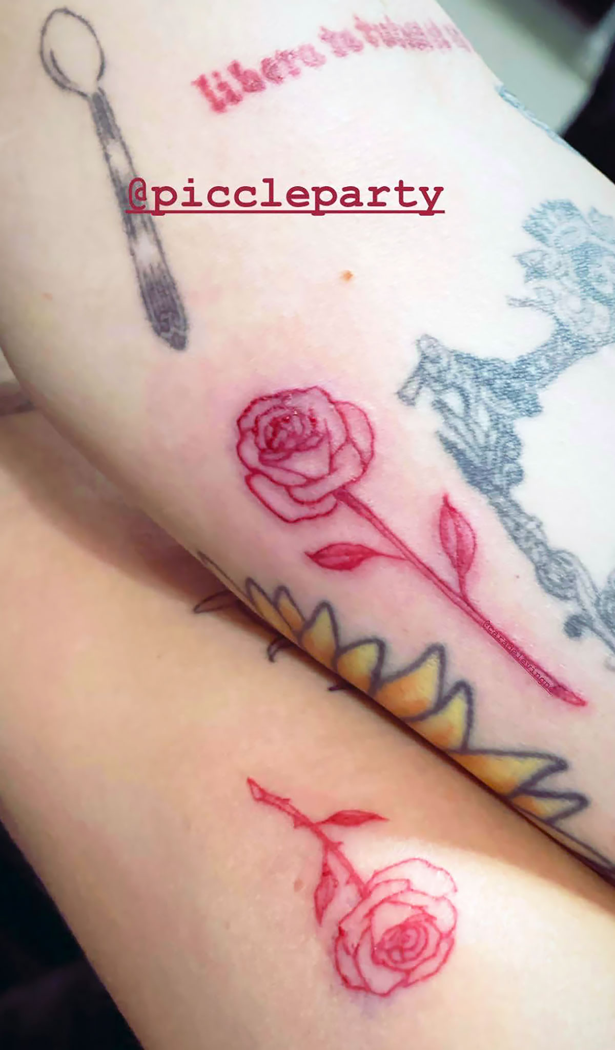 BFF Tattoos Realistic Roses 22 Amazing Matching Tattoos to Get With Your  Best Friend  Page 5