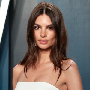 See Emily Ratajkowski's ‘Mama’ Necklace for Baby Sylvester