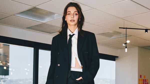 Emma Chamberlain: It’s Badass to be Mane Addicts’ Mane Muse