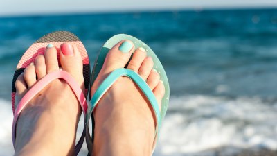 5 Comfy Flip Flops You Can Try Free With Amazon Prime Wardrobe