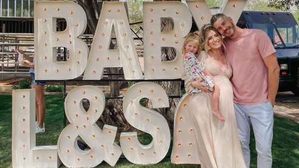 Inside Arie Luyendyk Jr Surprise Baby Shower for Pregnant Lauren Burnham 4