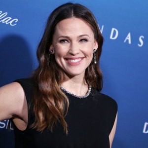 She’s 49! Look Back at Jennifer Garner’s Best Makeup-Free Selfies