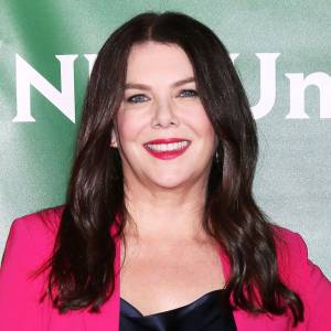 Lauren Graham Asks Twitter for Help Settling the Skinny Jean Debate