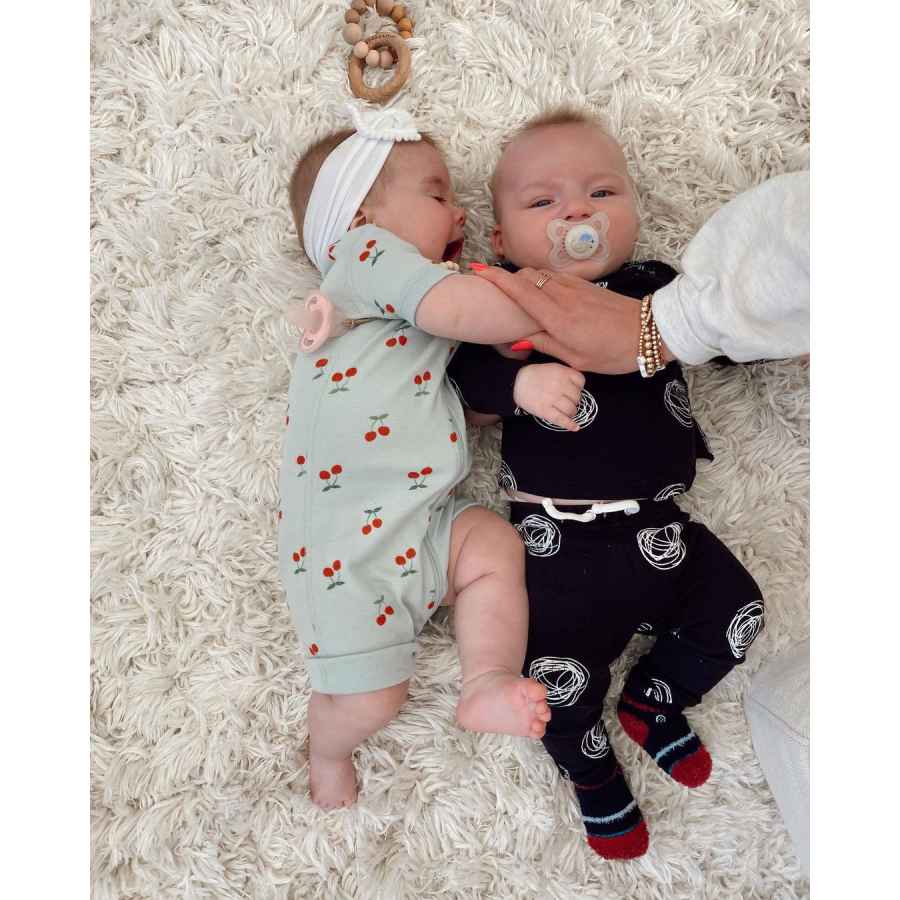 Lindsay Arnold Cusick Instagram Lindsay Arnold and Witney Carson Kids Hold Hands on 1st Date 1