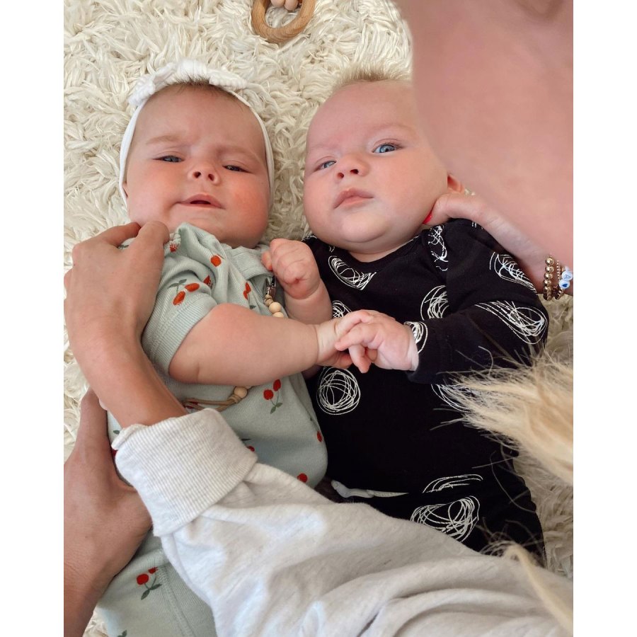 Lindsay Arnold Cusick Instagram Lindsay Arnold and Witney Carson Kids Hold Hands on 1st Date 4