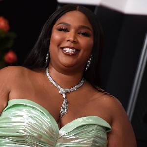 Au Natural! Lizzo Shares Unedited Nude Selfie for #DoveSelfEsteemProject