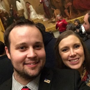 Pregnant Anna Duggar Claps Back at Claim She and Josh Duggar Can’t Afford 7 Kids