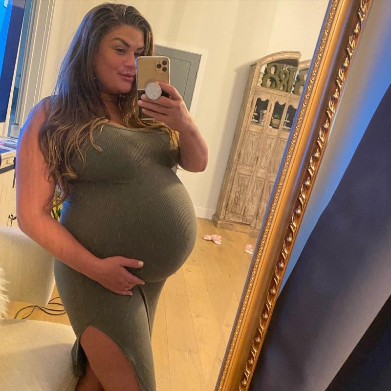 Pregnant Brittany Cartwright Is 'Getting Bigger and Stronger': Bump Pics Going Green