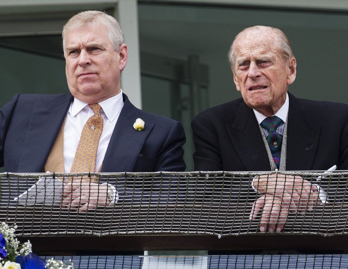 El príncipe Andrew llora al 'notable' papá Felipe: su muerte dejó un 'enorme vacío'