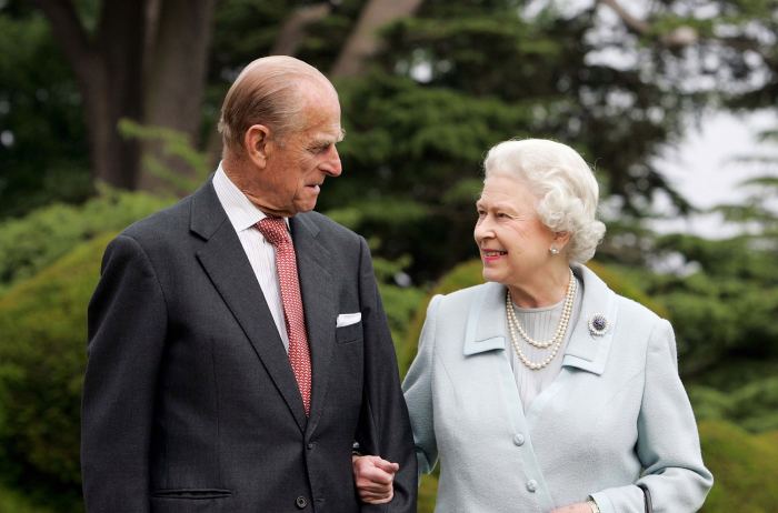Queen Elizabeth II Shares Loving Tribute to Late Husband Prince Philip 1 Day After His Death